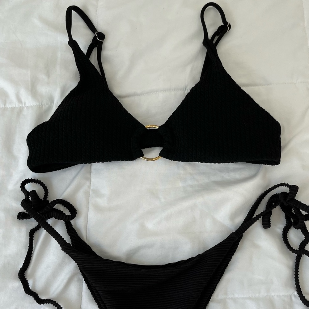 black ring bikini - Picture 4 of 5